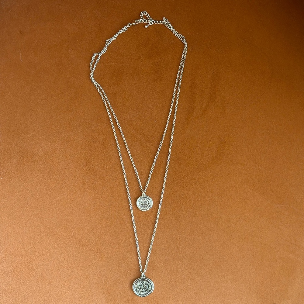 Gold Amber Sceats Double Coin
Layered necklace